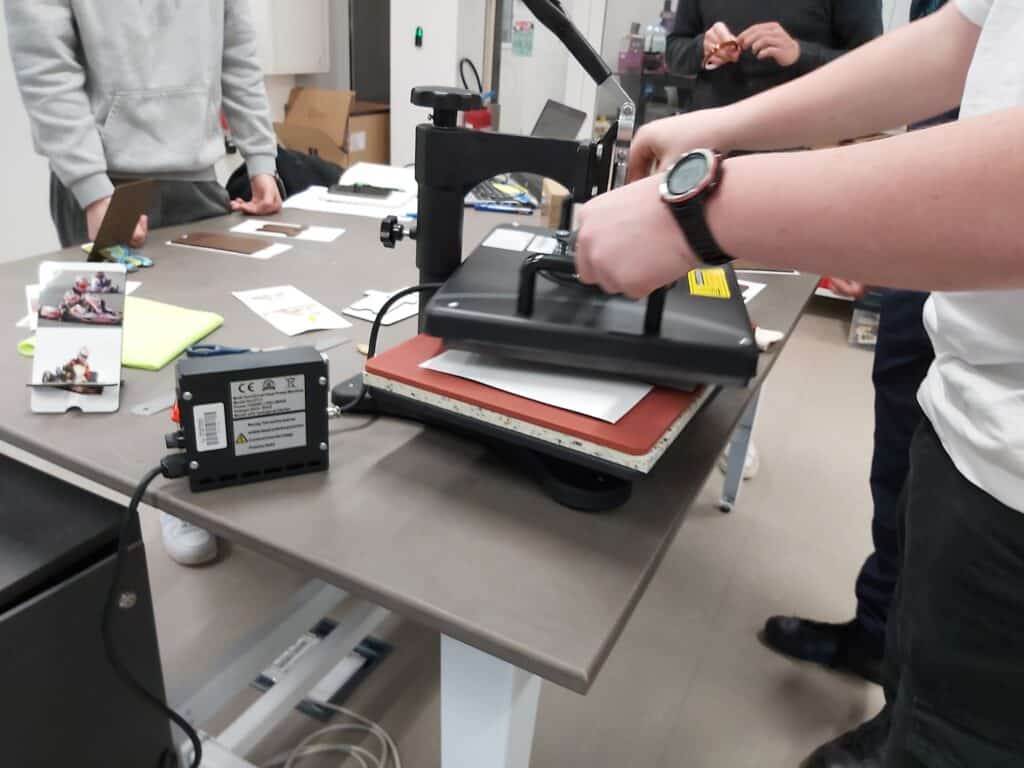 Transformer une image ou un motif en magnet grâce à la sublimation
