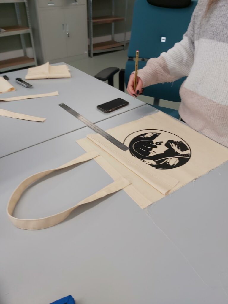 Tote bag sublimé, rangement assuré !