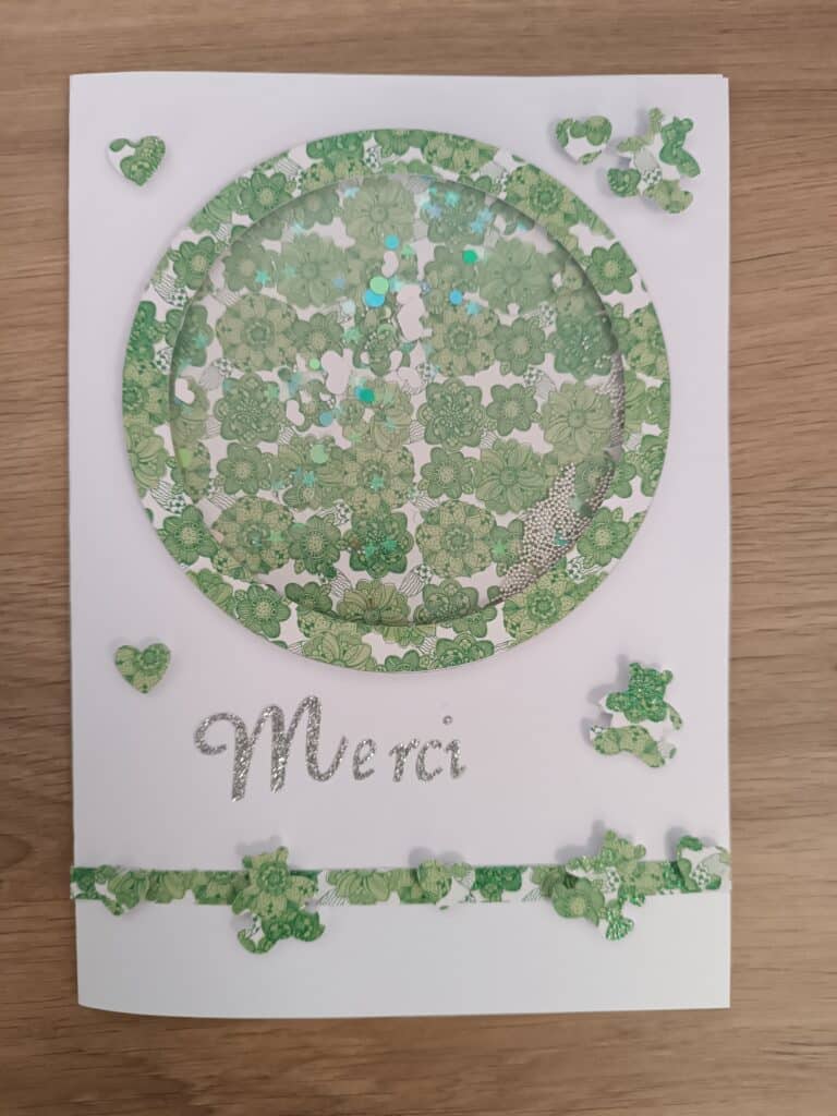 Plotter de découpe activé, shaker card animée