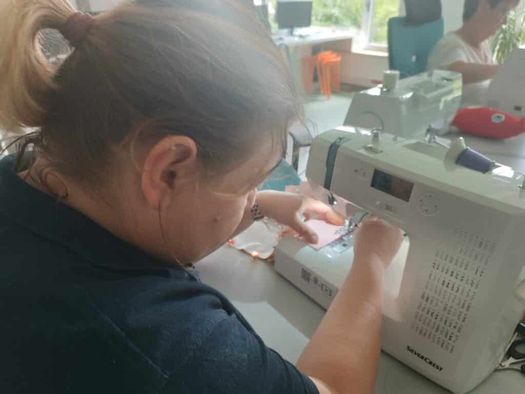 Couture et brodeuse numérique pour une pochette stylée (Partie 1)