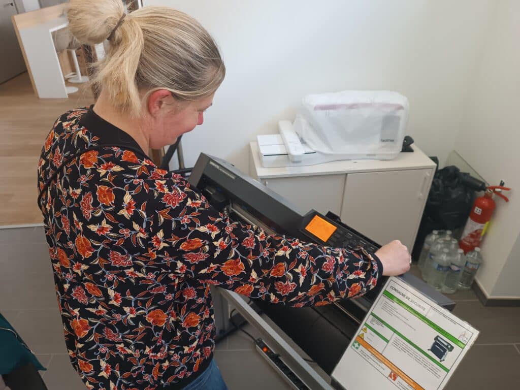 Créa découpée au plotter, à glisser entre deux pages