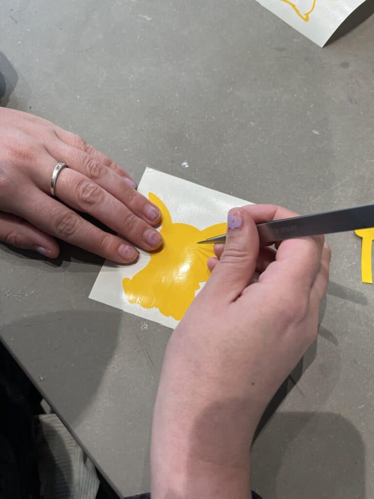Du plotter à la déco : fabriquez votre sticker effrayant